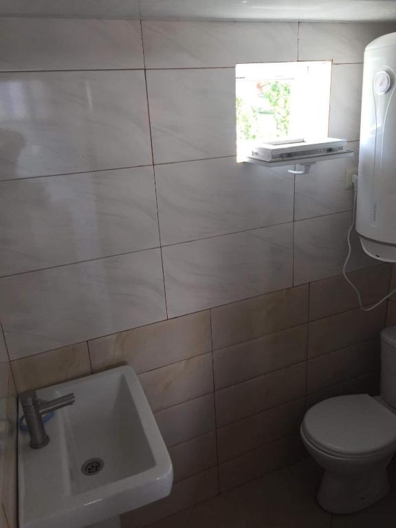 Koupelna v ubytování Guesthouse LALI GULEDANI