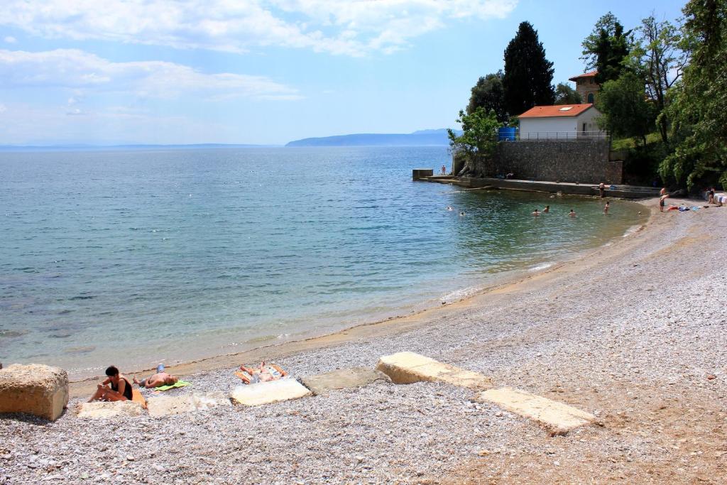 Zdjęcie z galerii obiektu Apartments with a parking space Liganj, Opatija - 2337 w mieście Lovran