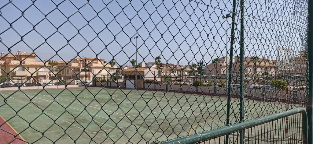 Tenis a/nebo squash v ubytování BUNGALOW CON ENCANTO, MONTE DE MAR nebo okolí