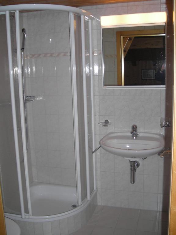 Een badkamer bij Chalet Spinne