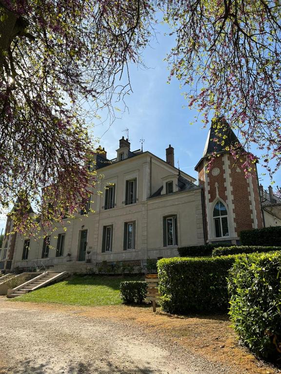 Château des Basses Roches, La Chaussée-Saint-Victor – Tarifs 2024