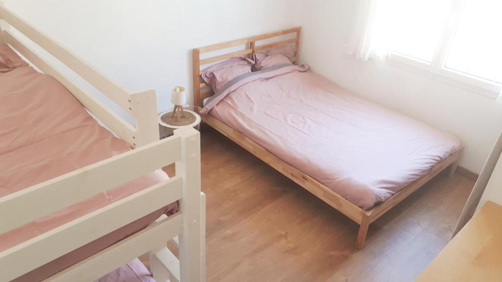 Zdjęcie z galerii obiektu Maison tout confort 2 km plages pour 8 personnes w mieście Port-la-Nouvelle