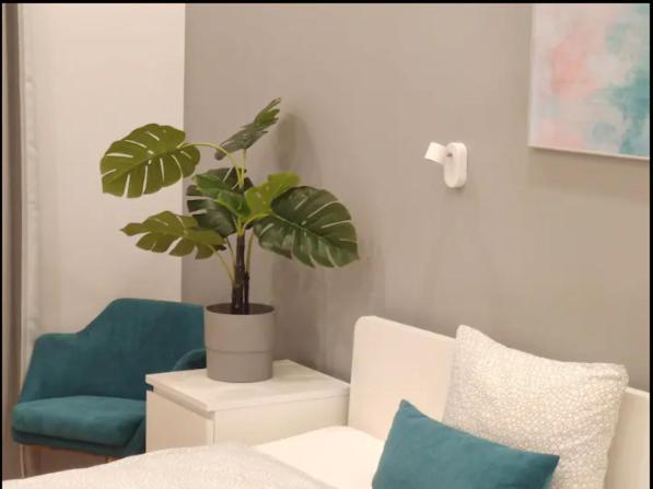 Posedenie v ubytovaní 3bdr-2bath-3Ac design apt, central, secured parking, quiet