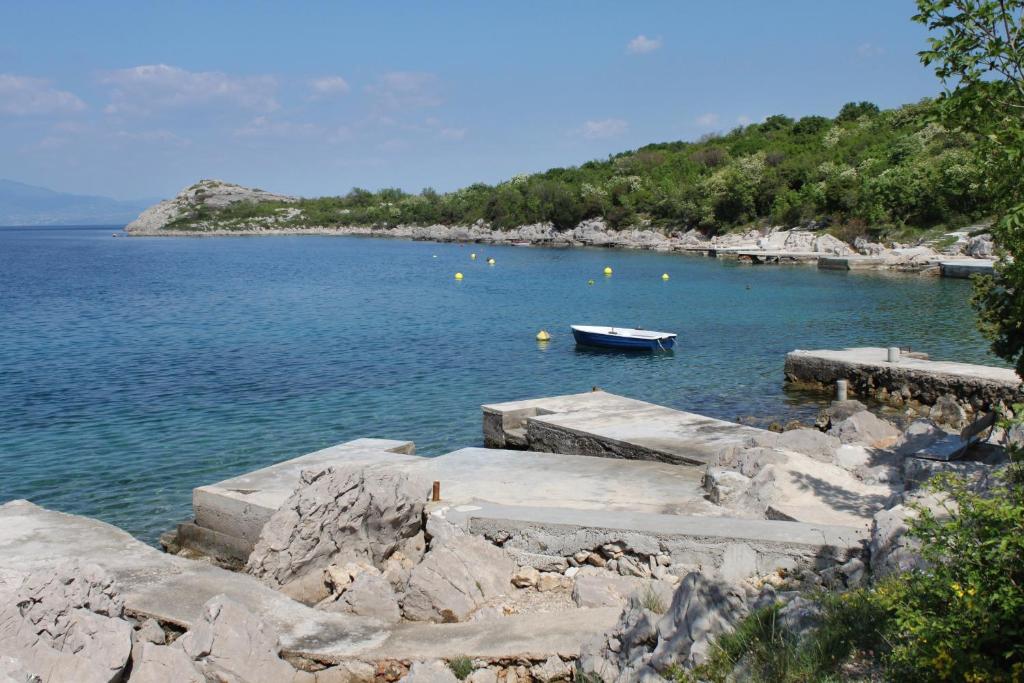Fotografia z galérie ubytovania Apartments by the sea Omisalj, Krk - 16512 v Omišalji