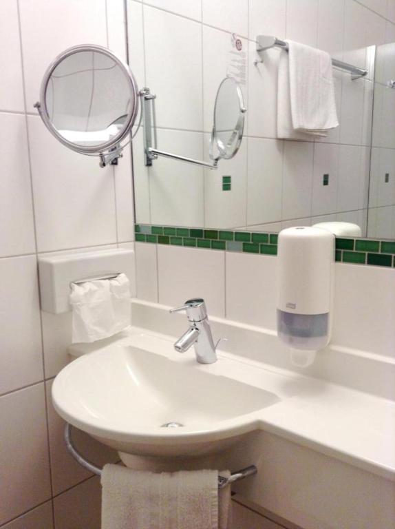 Koupelna v ubytování 1A Landhotel Schicklberg