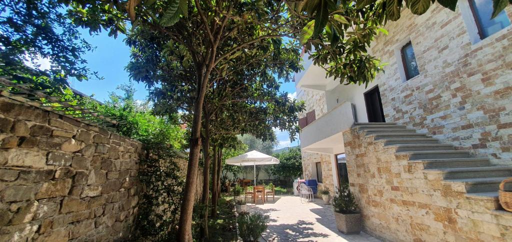 Xho's Forest Guest House - Image 9