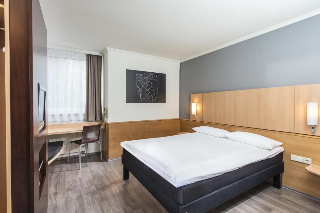 ibis Leipzig Nord-Ost - Two Adjacent Double Rooms (non Connecting)