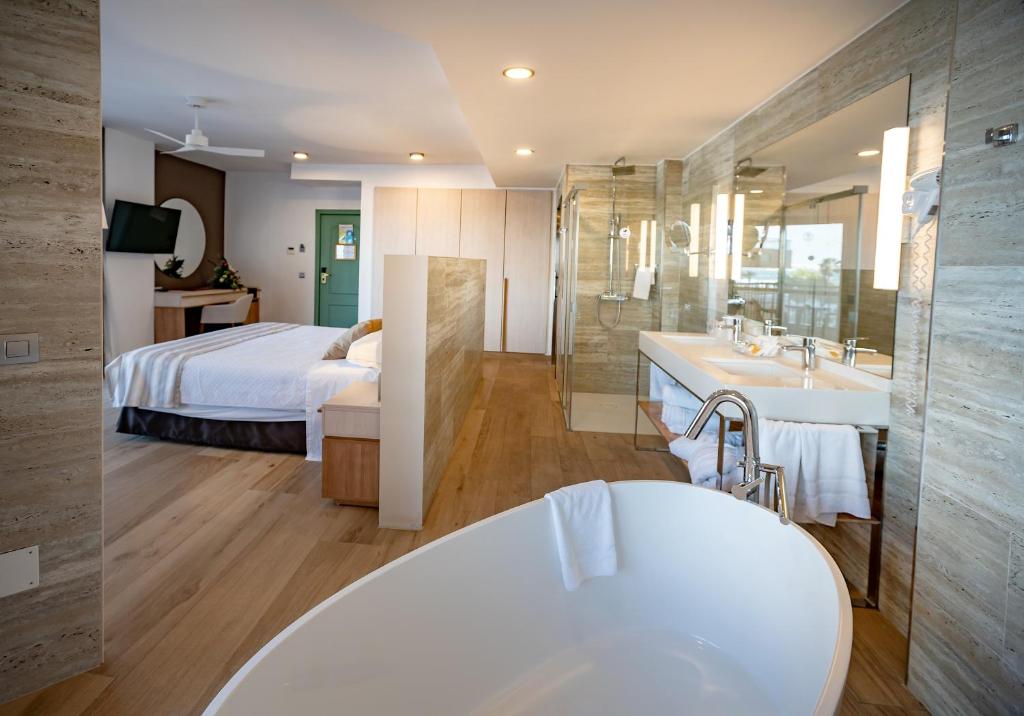 Hotel Angela - Adults Recommended, Fuengirola – Bijgewerkte ...