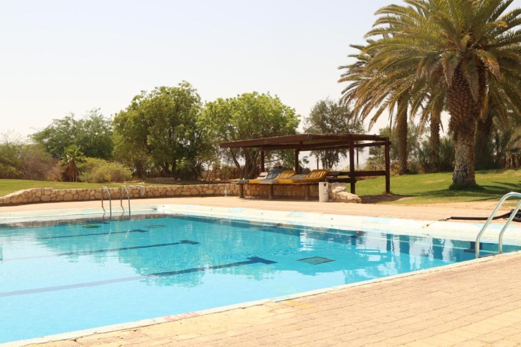 Bazén v ubytování Kibbutz Lotan Eco-Campus nebo v jeho okolí