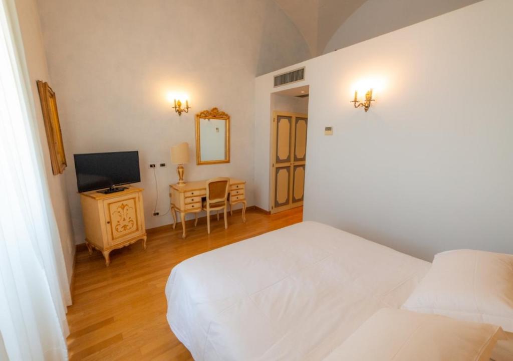 Villa Tuscolana - Double Or Twin Room With View