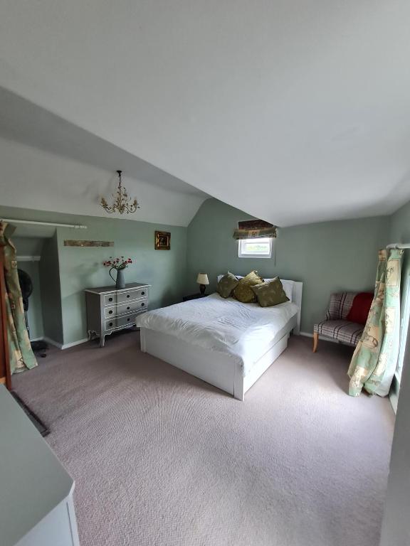 The Old Church House top floor in private house central Frome - Double Room With Garden View