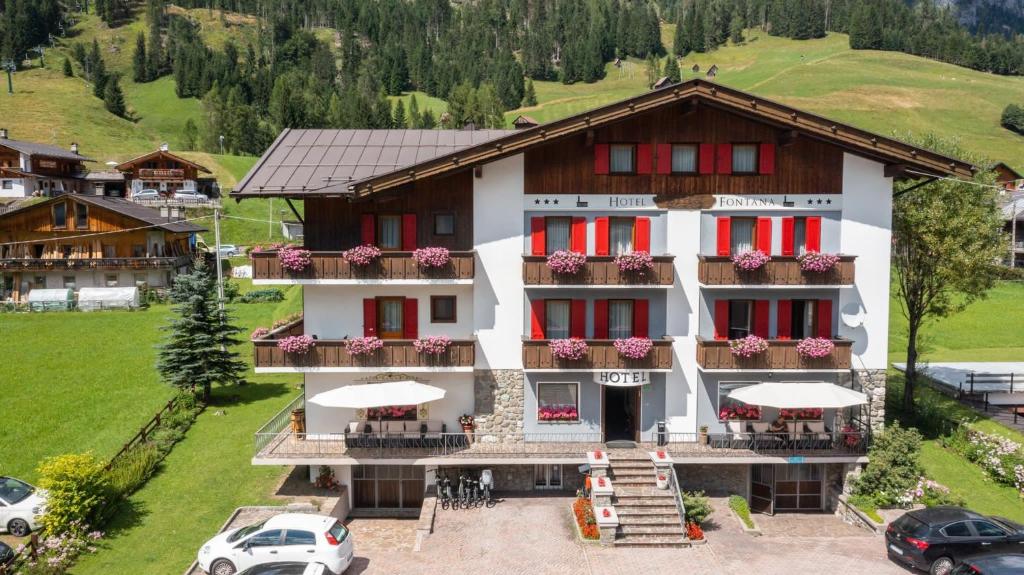 Zdjęcie z galerii obiektu HOTEL FONTANA w mieście Sappada