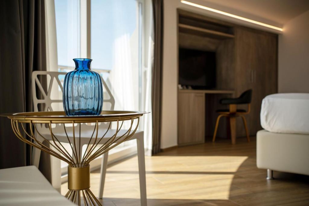 Posedenie v ubytovaní Grand Hotel Faraglioni