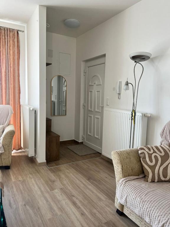 Część wypoczynkowa w obiekcie Edmond Apartment