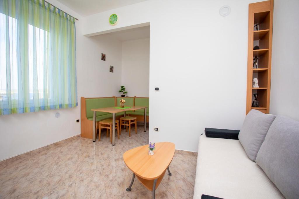 Posedenie v ubytovaní Apartman Lidija Koromačno