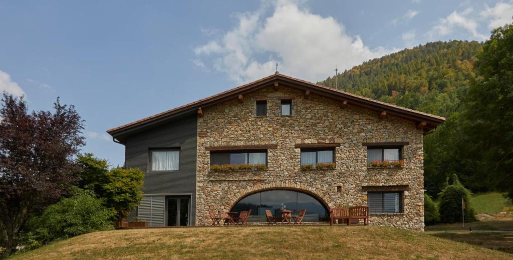 Nespecifikovaný výhled na hory nebo výhled na hory při pohledu z hotelu