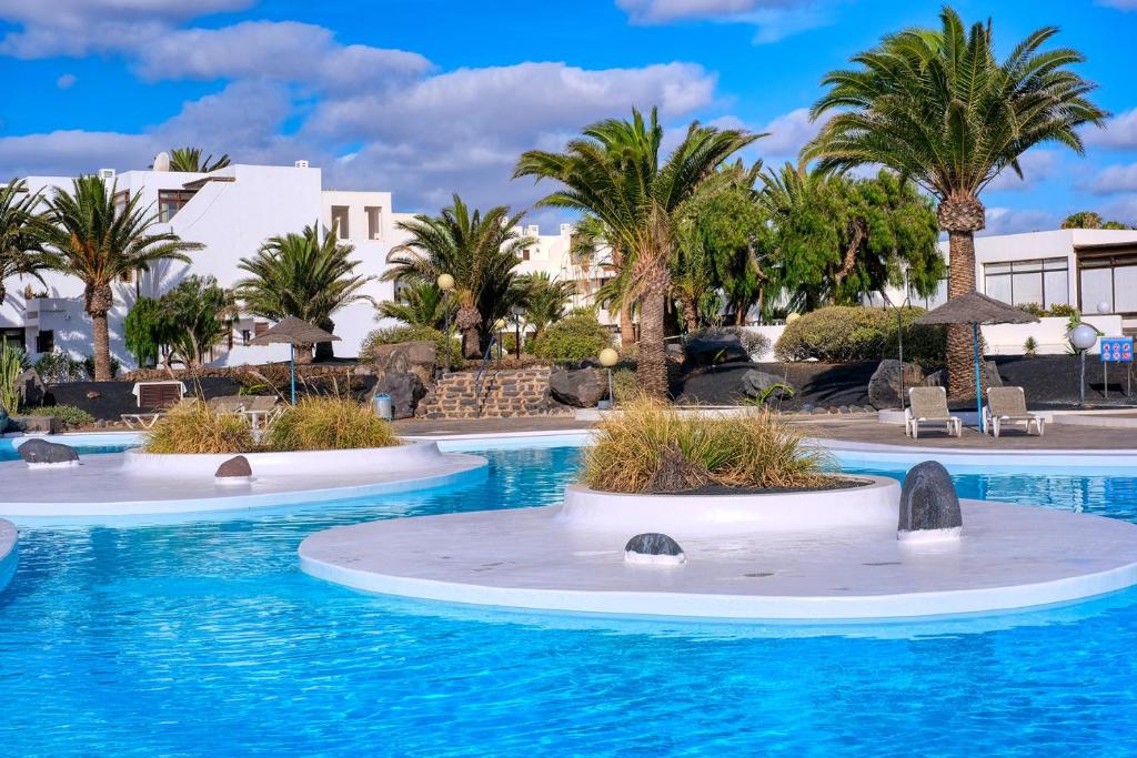 Bazén v ubytovaní Los Molinos Luxury y Relax alebo v jeho blízkosti