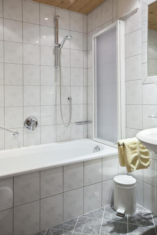 Hotel Die Arlbergerin - Design & Tiroler Gemütlichkeit - 14