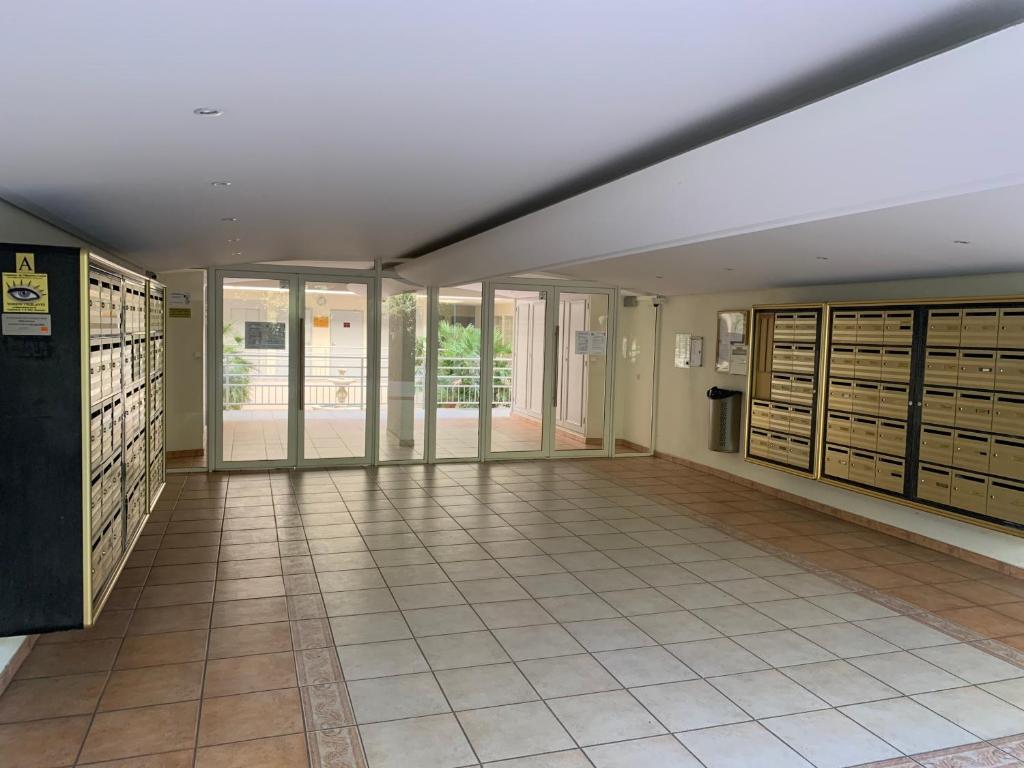 Fotografia z galérie ubytovania Le Vaugrenier Parc - Proche Sophia Antipolis - Climatisé v destinácii Villeneuve-Loubet