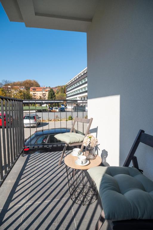 Apartmani Central 7 &amp; Free parking 6