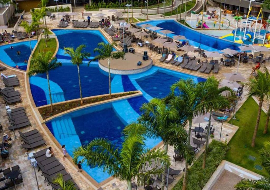 an overhead view of a pool at a resort at Enjoy Solar das Águas Park Resort in Olímpia