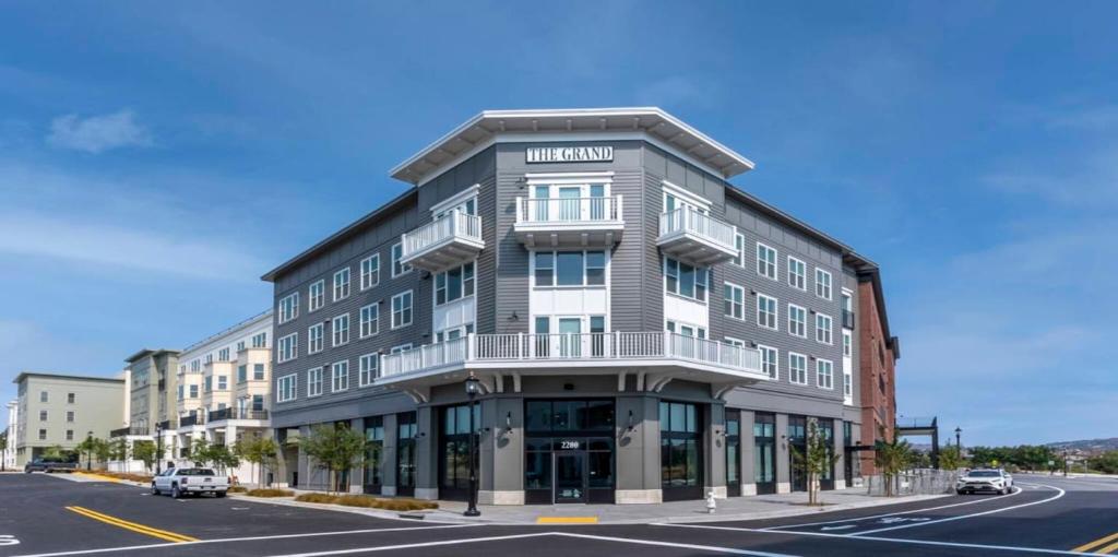 Bayfront Apartments by Barsala, Hercules, USA