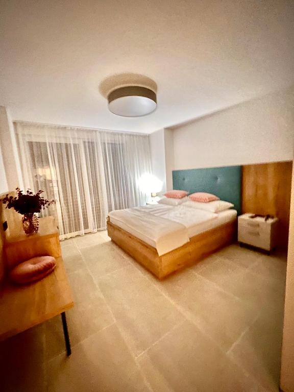 Postel nebo postele na pokoji v ubytování ZADAR Panorama Sea View Apartments