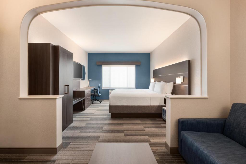 Holiday Inn Express & Suites Denver Airport, an IHG Hotel - 