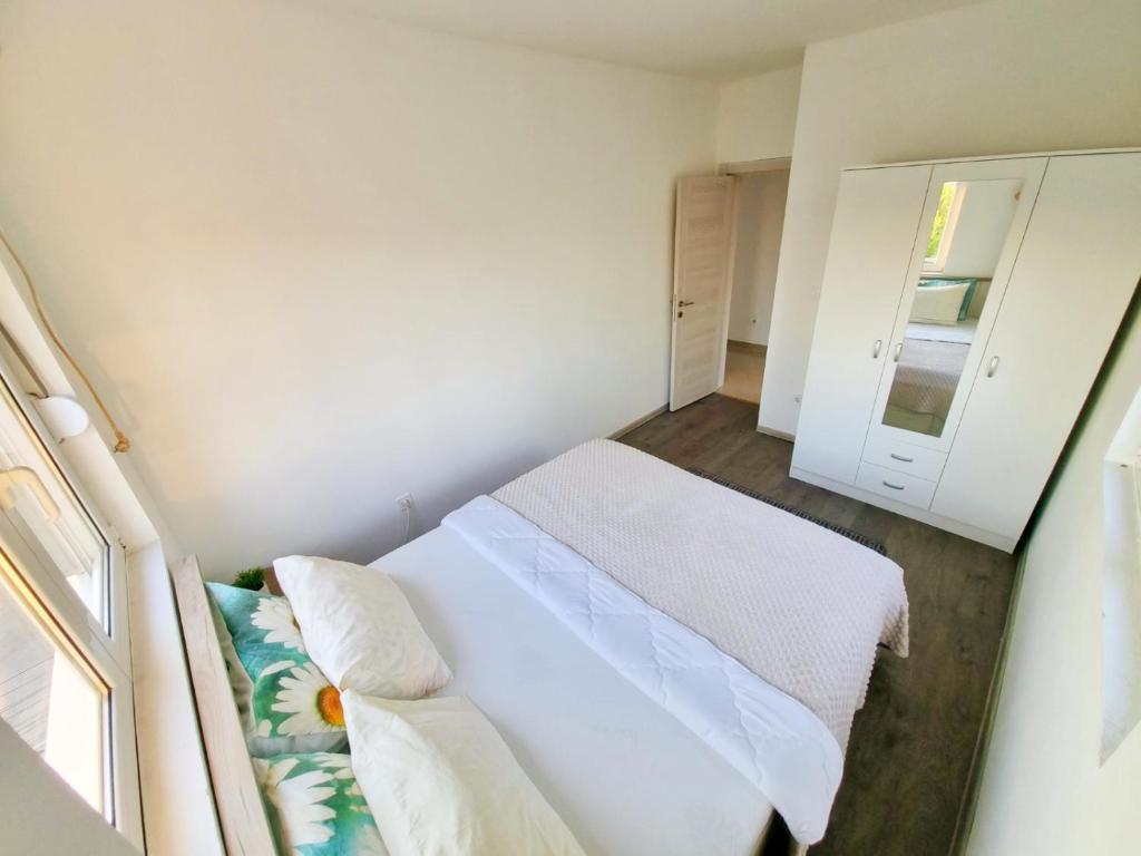 Home Mia Airport - 4