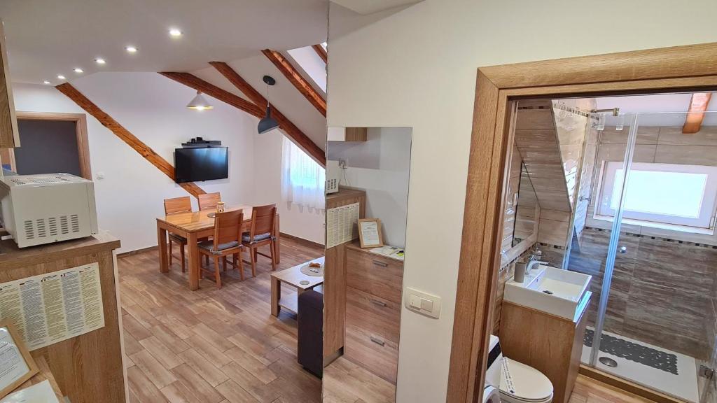 Posedenie v ubytovaní Attic Split apartment near city centre