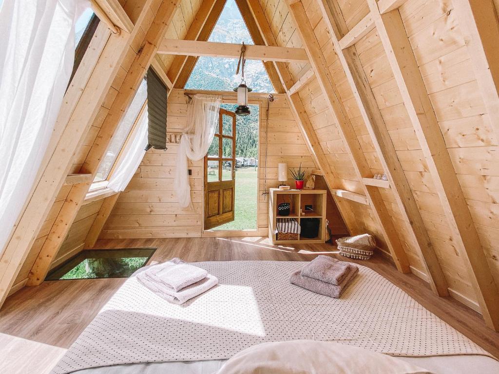 Postel nebo postele na pokoji v ubytování Hobo Camping