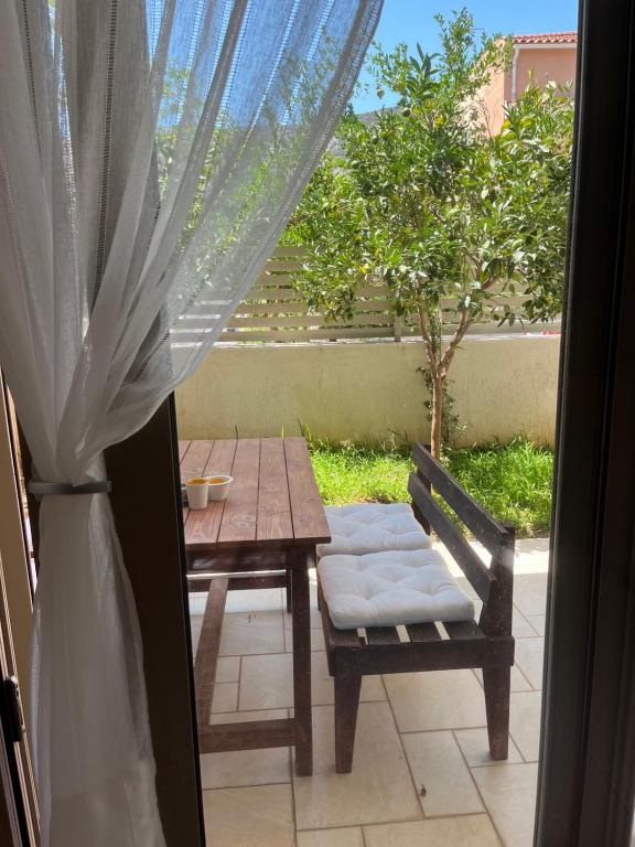 Balkón nebo terasa v ubytování Porto Rafti Holiday Apartment