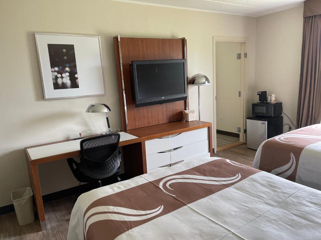 Postel nebo postele na pokoji v ubytování Quality Inn & Suites New Hartford - Utica