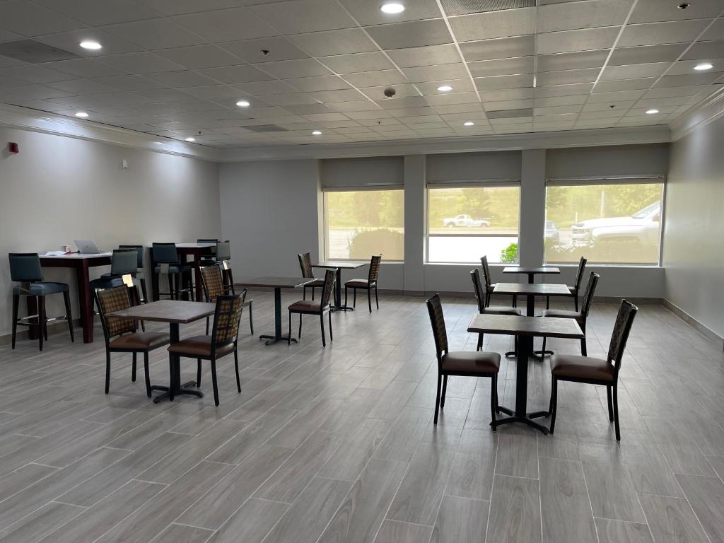 Restaurace v ubytování Quality Inn & Suites New Hartford - Utica