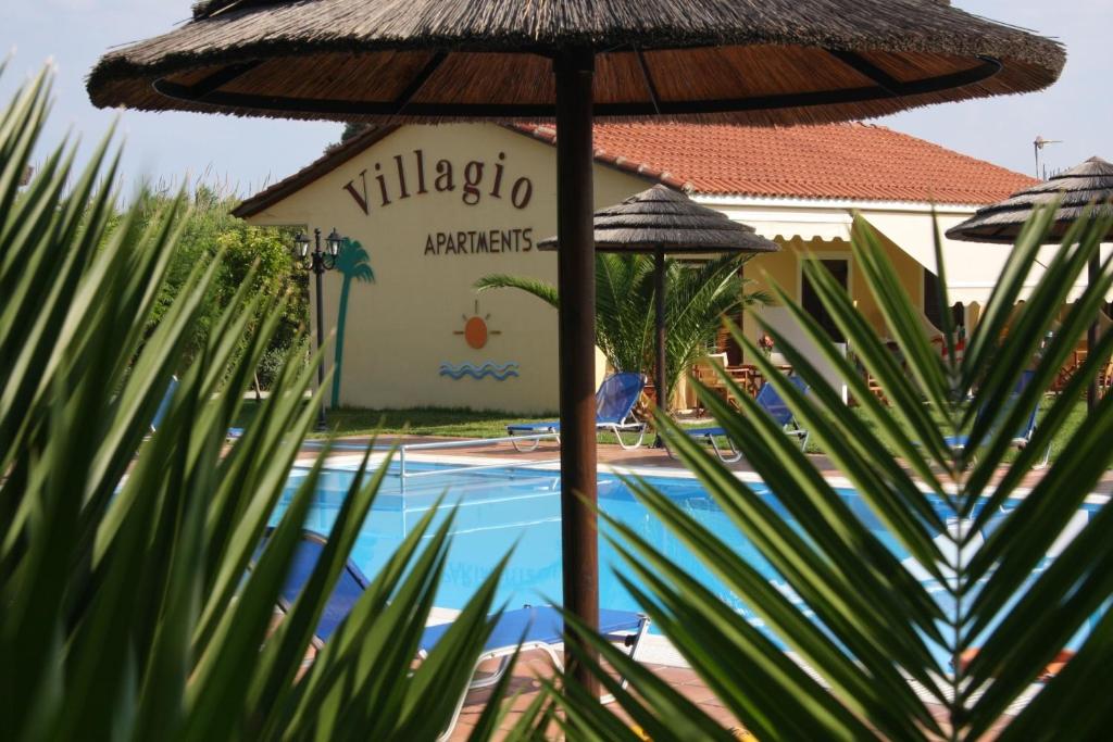 The swimming pool at or close to Villagio