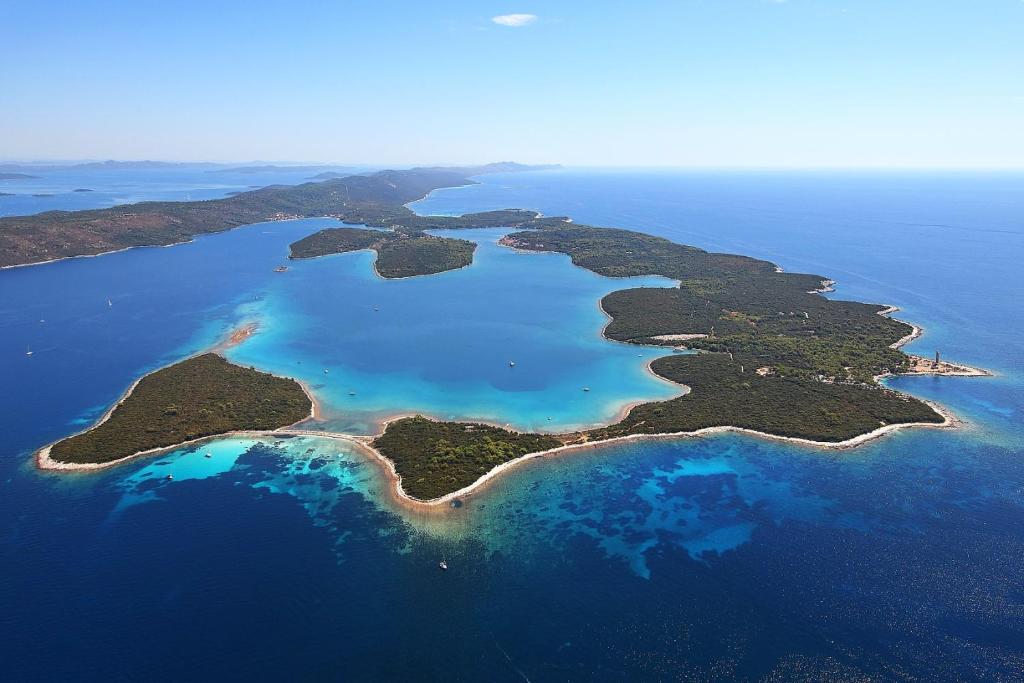 Zdjęcie z galerii obiektu Apartments by the sea Veli Rat, Dugi otok - 8129 w mieście Veli Rat