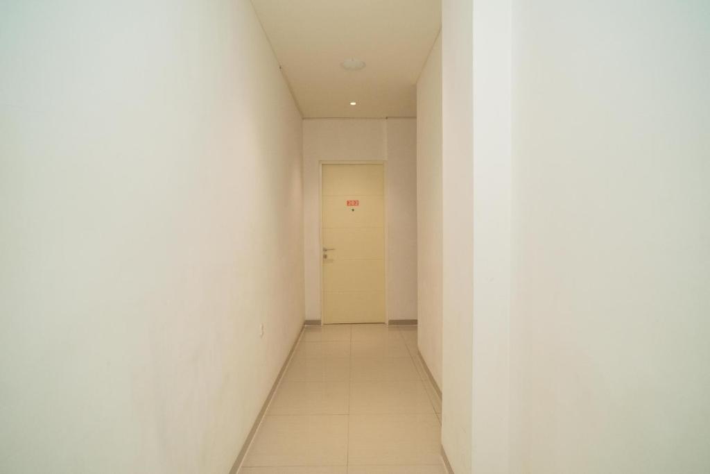 Fotografie z fotogalerie ubytování Sans Hotel Kupang Indah Surabaya by RedDoorz v destinaci Kupang