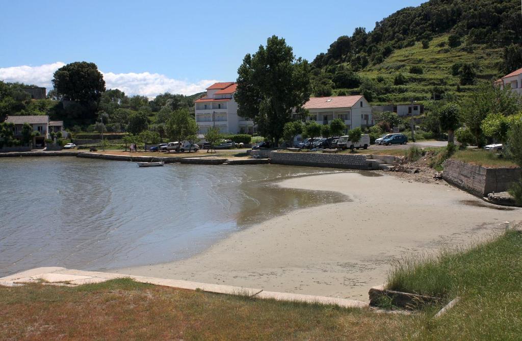 Fotografie z fotogalerie ubytování Apartments with a parking space Supetarska Draga - Donja, Rab - 15602 v Rabu