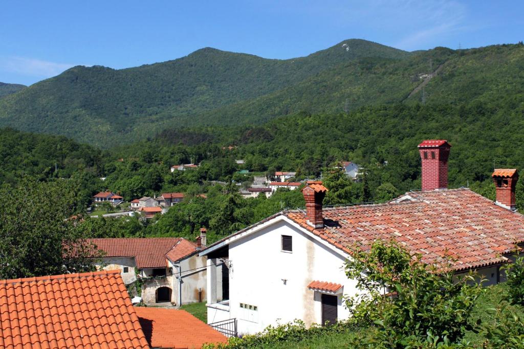 Zdjęcie z galerii obiektu Family friendly apartments with a swimming pool Veprinac, Opatija - 14916 w mieście Veprinac
