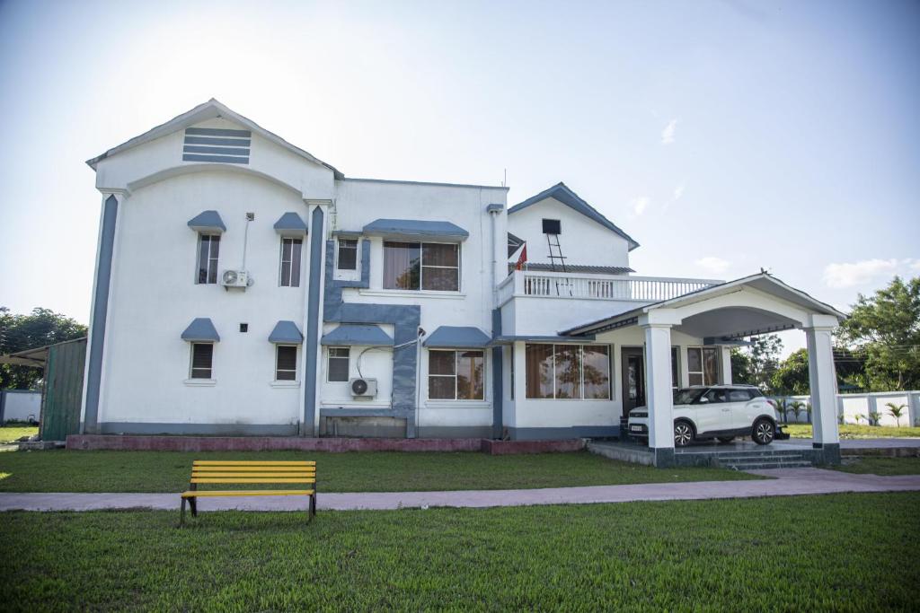 Ramsai Tea & Wildlife Resort - Housity