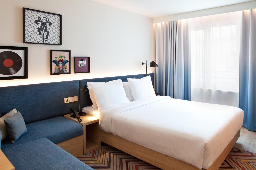 Hampton By Hilton Regensburg - 13