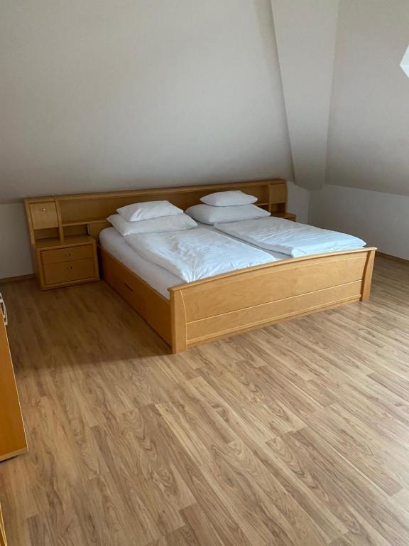 Posteľ alebo postele v izbe v ubytovaní Hotel Ontario