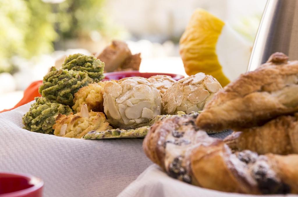 Jedlo v ubytovaní bed & breakfast alebo blízkom okolí