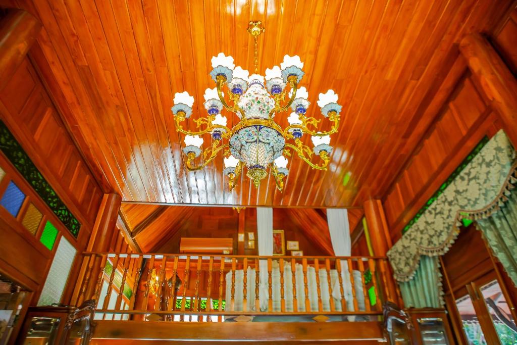 Royal Thai Villa Phuket - SHA Extra Plus - Villa Met Uitzicht Op Zee