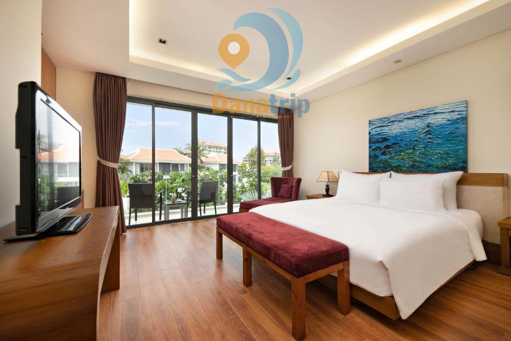 Biệt Thự Nhìn Ra Vườn