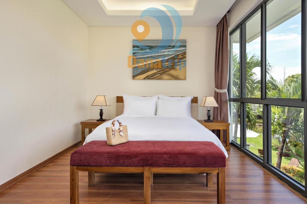 Biệt Thự Nhìn Ra Vườn
