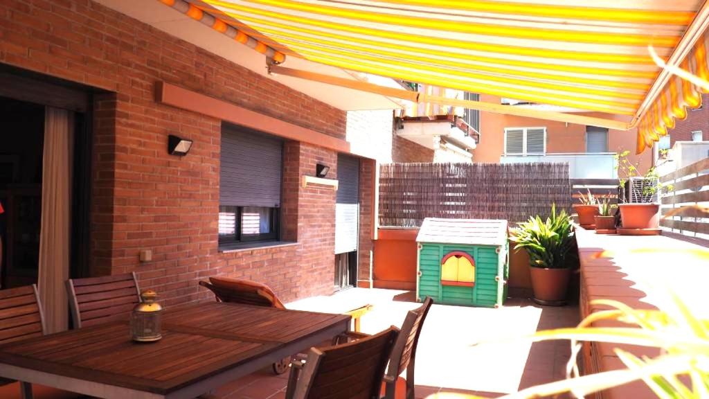 Balkón alebo terasa v ubytovaní BRAVAHOLIDAYS-201-Pineda