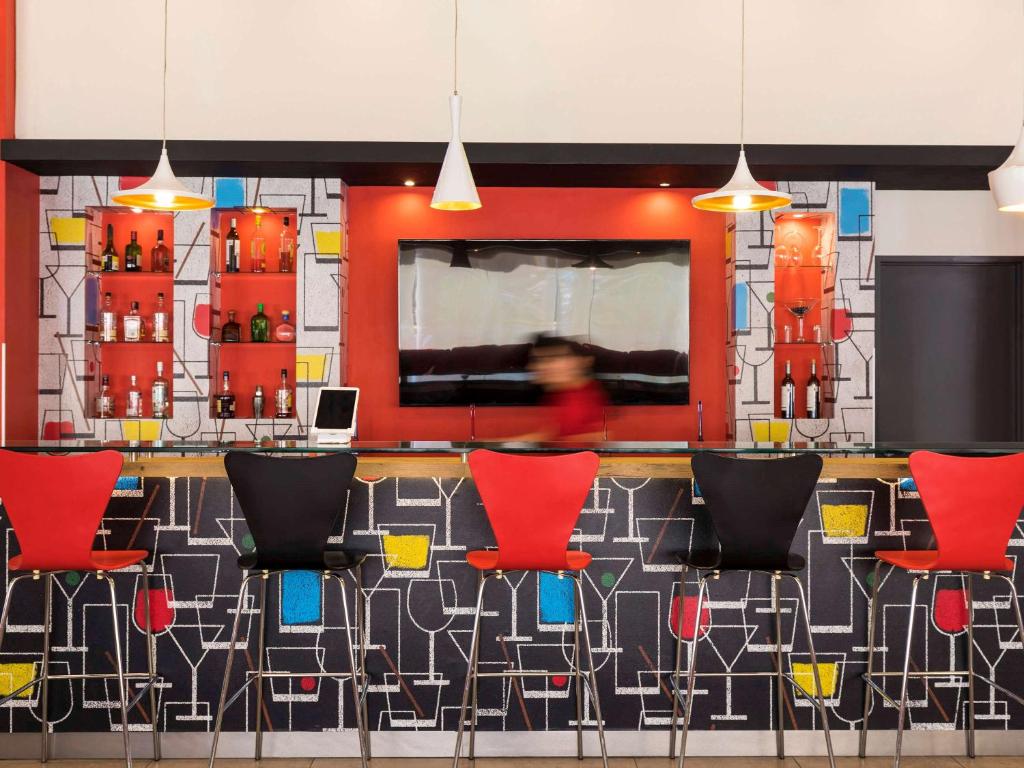 Lounge nebo bar v ubytování Ibis Chihuahua