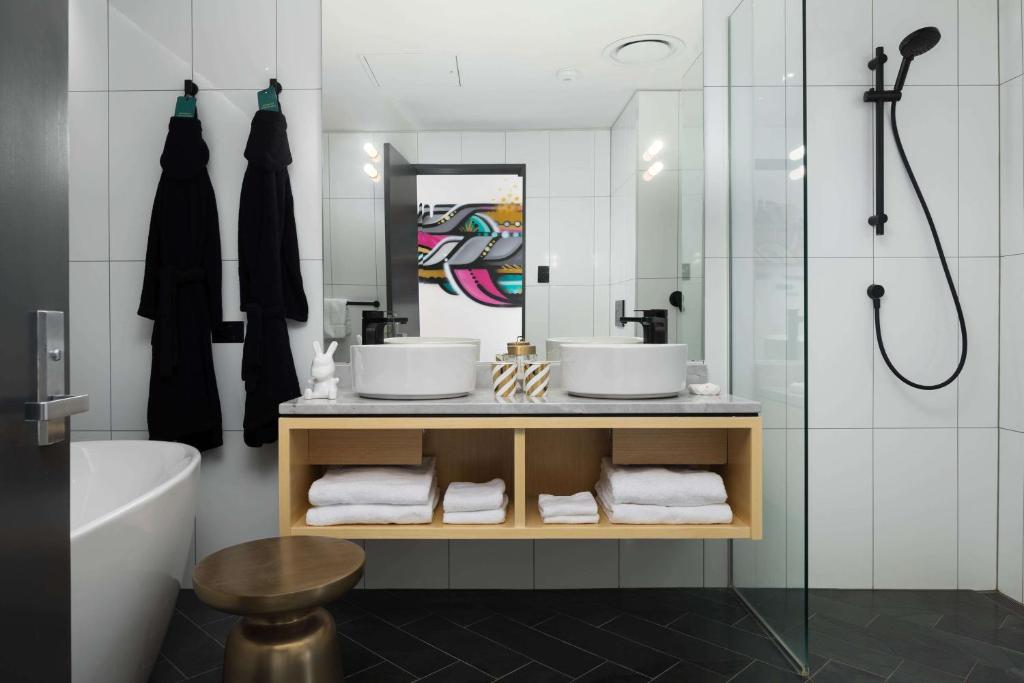 QT Wellington - Resim 22