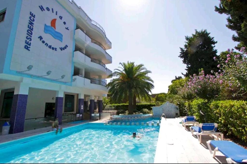 Trilocale Fronte Mare Pineto - Housity